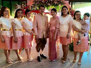 ชุดไทยเพื่อนเจ้าสาว เช่าที่แบมบี้ เวดดิ้ง ห้วยขวาง